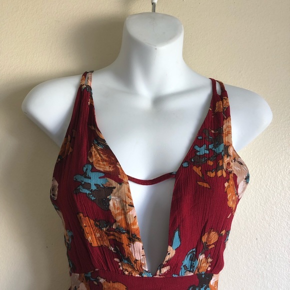 SOLD❤️ Red Wine Floral Romper - Picture 6 of 8